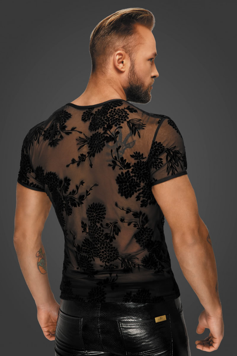 T-shirt com bordado